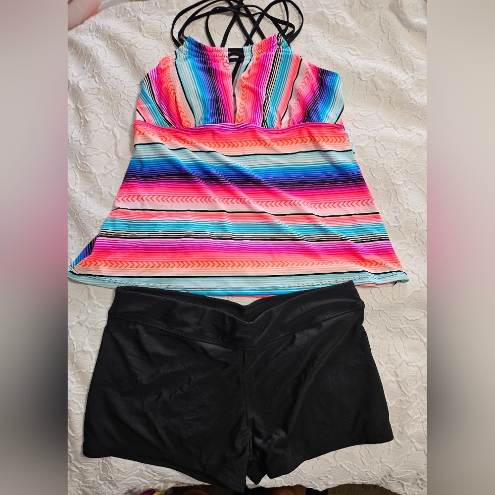 NWOT Tankini with shorts bottoms size large